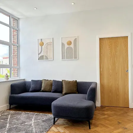 The Tailor's Lounge - Flat & Parking * Ripon